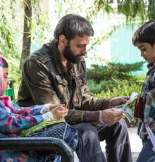 اختصاص فروش روز یکشنبه «انزوا» در سینما استقلال به کودکان زلزله زده کرمانشاه