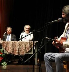 گزارش متنی و تصویری «موسیقی ایرانیان» از برنامه ای که برای معلم ترانه، اخلاق و عشق برگزار شد 