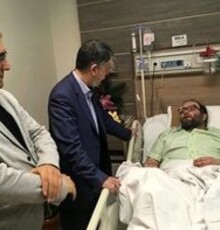 عیادت وزیر ارشاد از بابک برزویه در بیمارستان