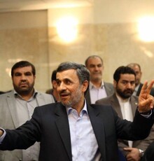 تهیه کننده «ماجرای نیمروز» علیه احمدی‌نژاد
