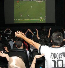 پخش فوتبال در سینماها باعث نشاط مردم می‌شود، اما نباید مثل کنسرت‌ها شود!