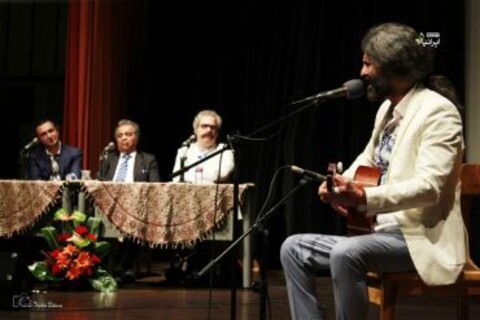 گزارش متنی و تصویری «موسیقی ایرانیان» از برنامه ای که برای معلم ترانه، اخلاق و عشق برگزار شد 