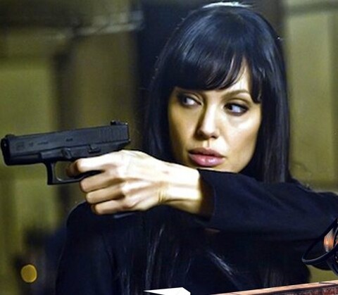 رقابت آنجلینا جولی و هلنا بونهام بر سر نقش شرور در «جیمز باند»