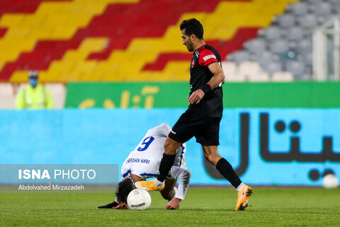 سپهر حیدری: پرسپولیس با نادر محمدی بازی می‌کرد نه پیکان