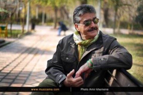 خواننده دهه۶۰ پس از ۲۰ سال در ایران به روی صحنه می رود | عکس