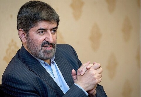 تماشای فیلم‌ها ازسوی کمیسیون فرهنگی به معنای دخالت در اکران آن‌ها نیست