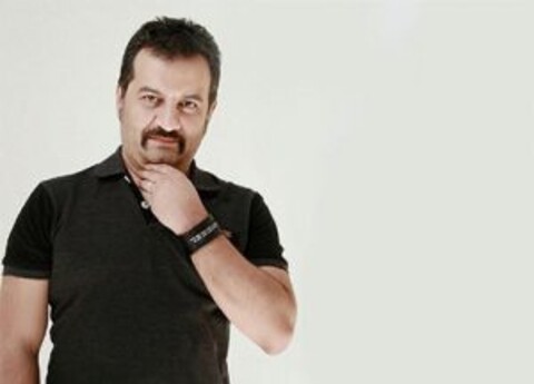 واکنش مهراب قاسم‌خانی به کشتن و سوزاندن سگ‌ها/ عکس