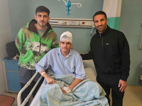 عیادت مسعود ریگی و محمد خدابنده لو از هوادار آسیب دیده پرسپولیس