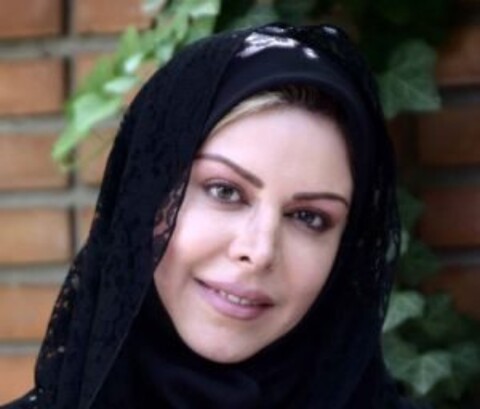 فلور نظری: تمام لابی سینما دست چهار پنج نفر است