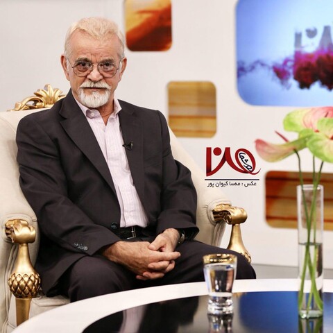 مهدی فخیم زاده :من را مثل سیخ نگه داشتند تا لاله اسکندری حرف هایش را بزند!